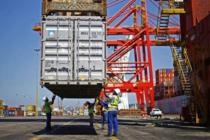 home_company_profile2 Logistic staff at work